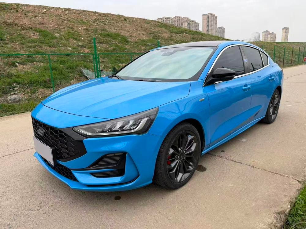 Ford Focus 2022 — фото автомобиля