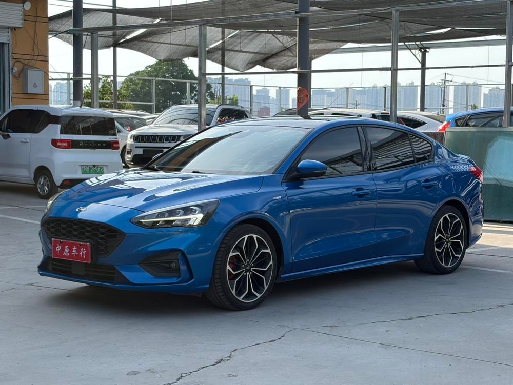 Ford Focus 2020 — фото автомобиля