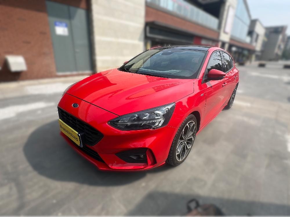 Ford Focus 2021 — фото автомобиля