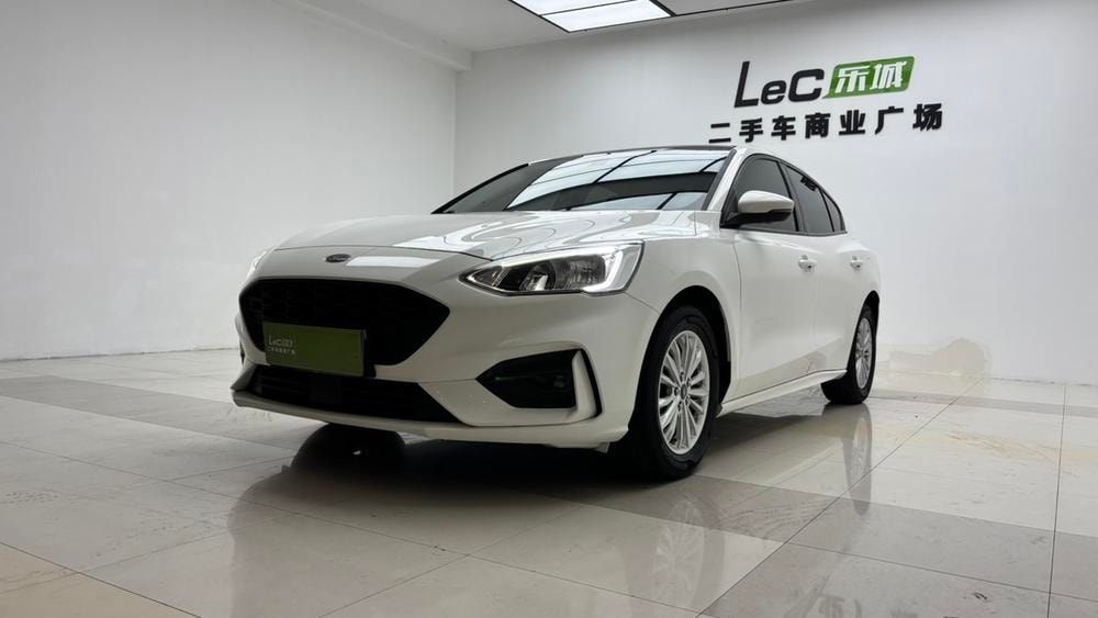Ford Focus 2020 — фото автомобиля 1