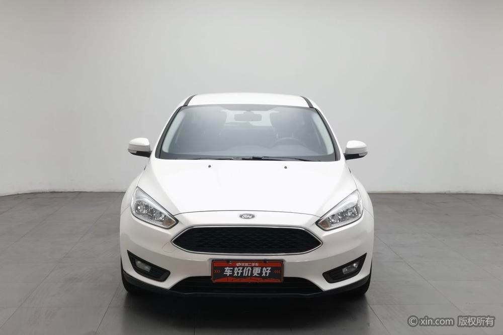Ford Focus 2018 — фото автомобиля