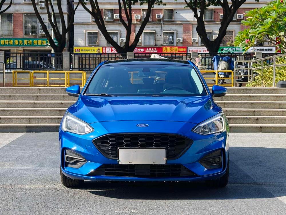 Ford Focus 2020 — фото автомобиля