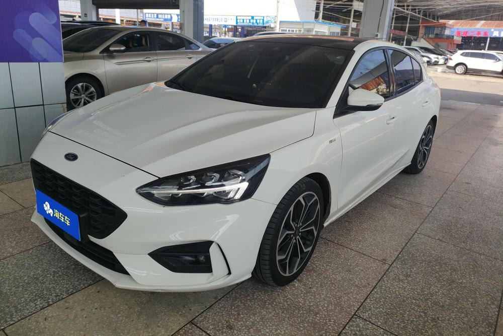 Ford Focus 2021 — фото автомобиля