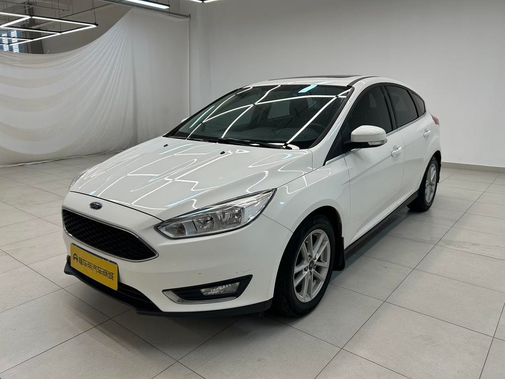 Ford Focus 2018 — фото автомобиля 1