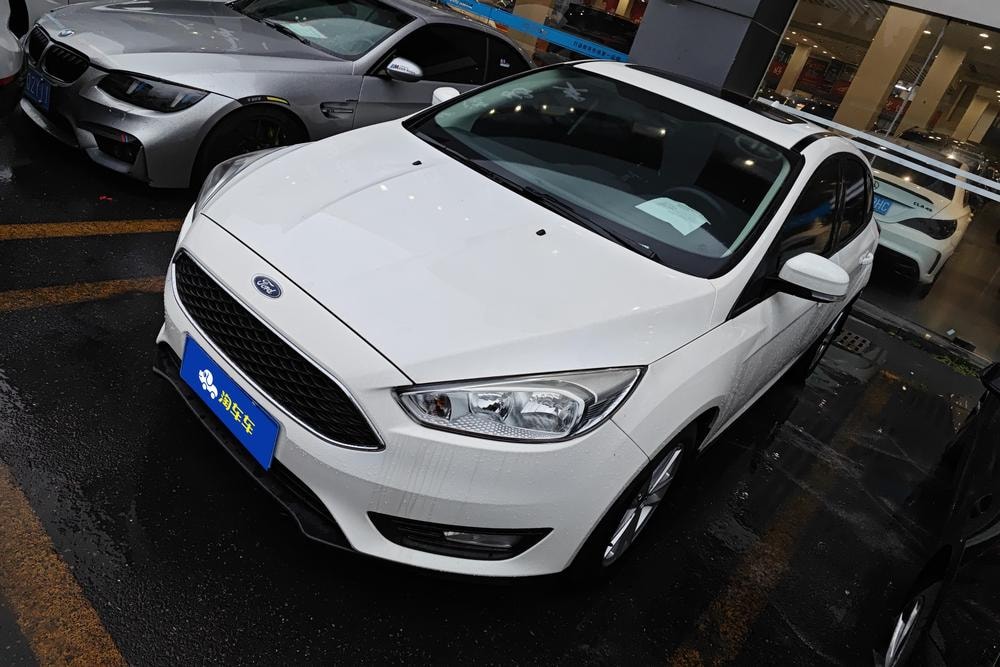 Ford Focus 2018 — фото автомобиля 1