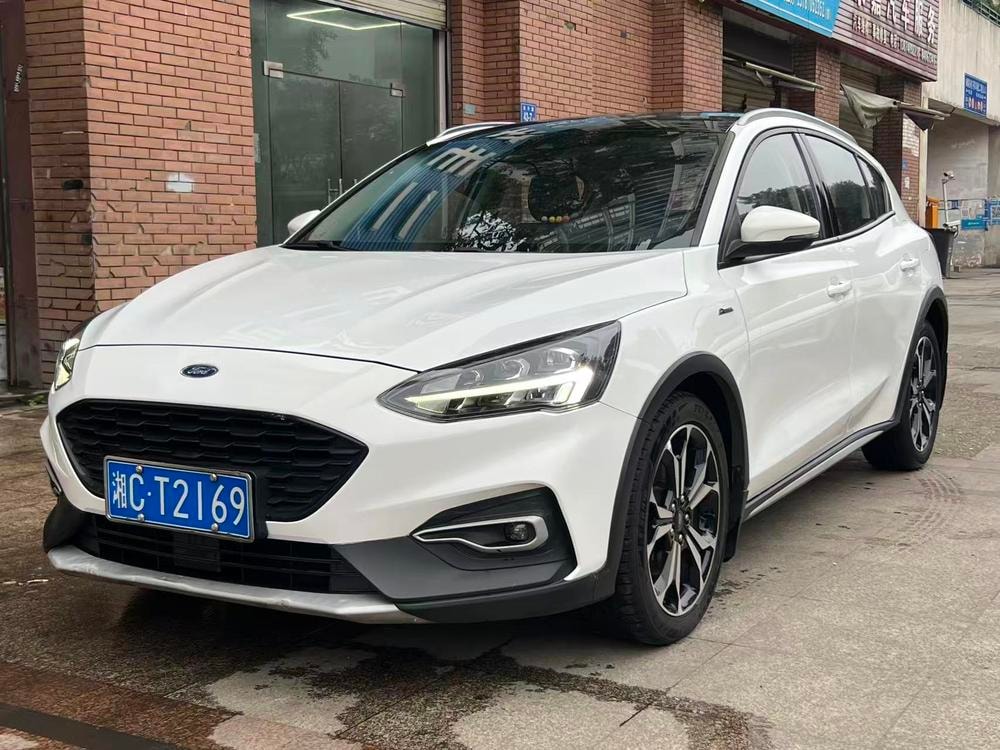 Ford Focus Active 2020 — фото автомобиля