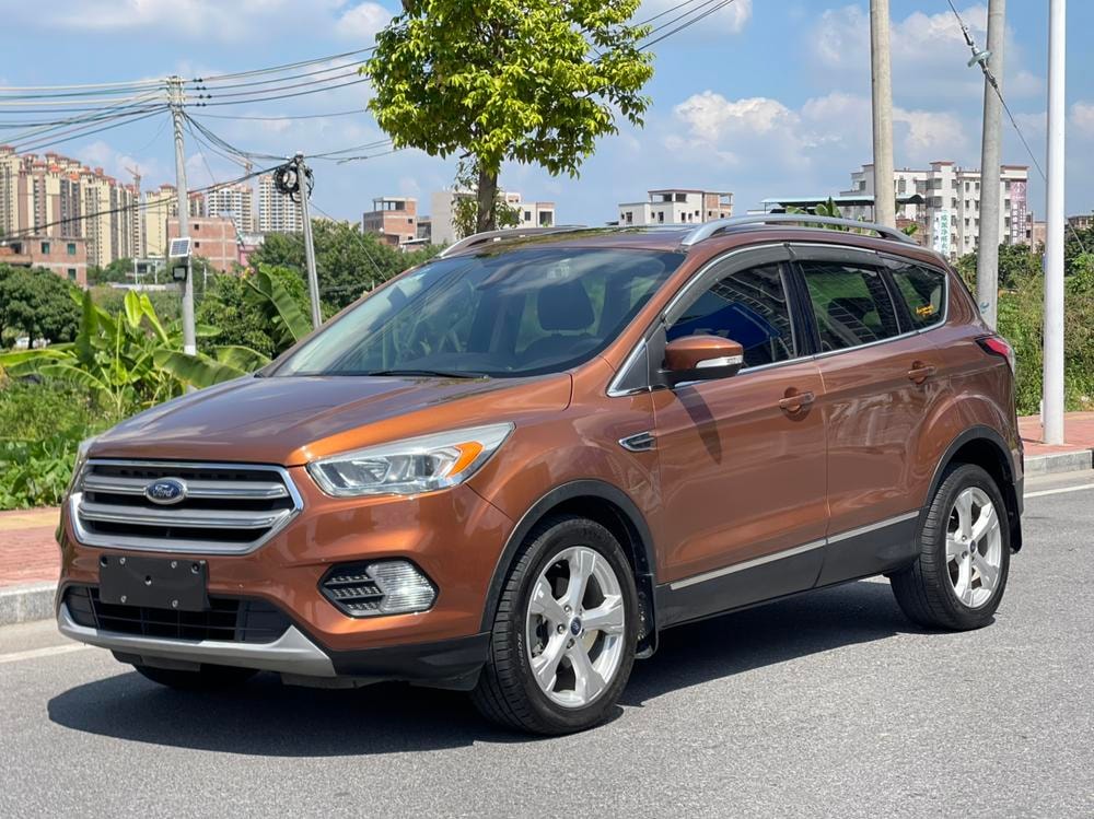 Ford Kuga 2018 — фото автомобиля 1