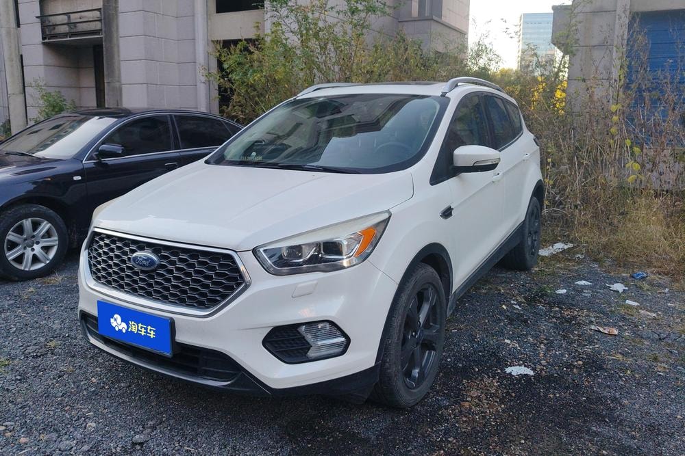 Ford Kuga 2018 — фото автомобиля