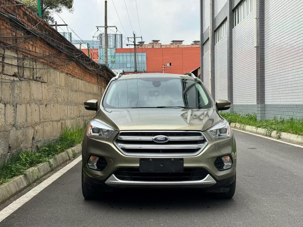 Ford Kuga 2017 — фото автомобиля