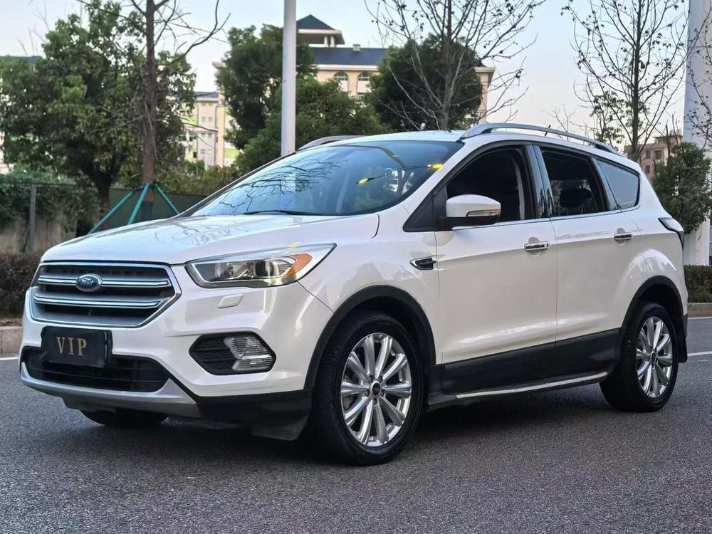 Ford Kuga 2018 — фото автомобиля