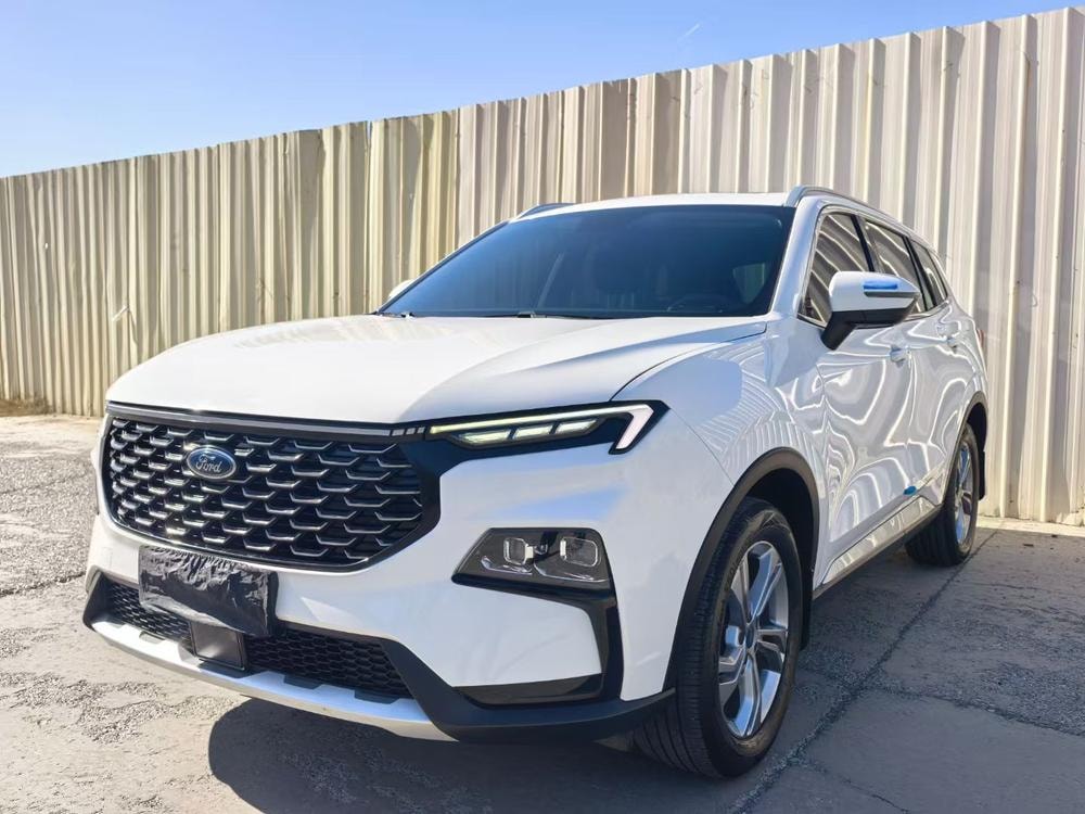 Ford Lingrui 2023 — фото автомобиля 1