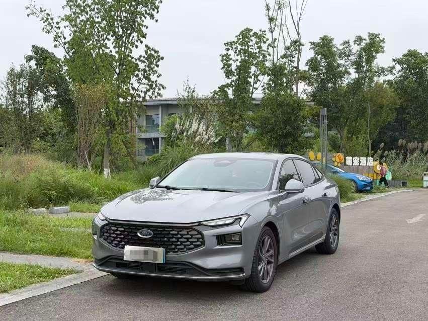 Ford Mondeo 2025 — фото автомобиля