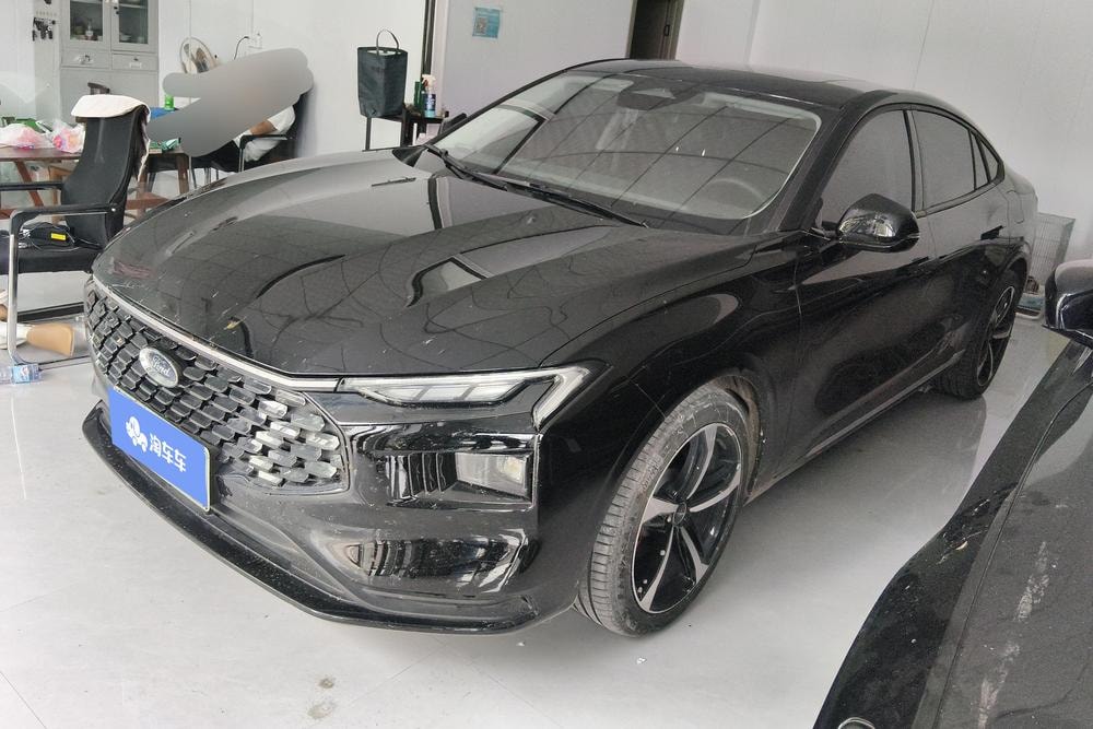 Ford Mondeo 2025 — фото автомобиля 1