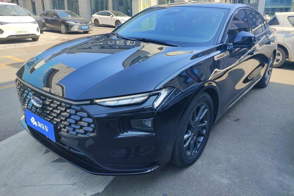 Ford Mondeo 2025 — фото автомобиля