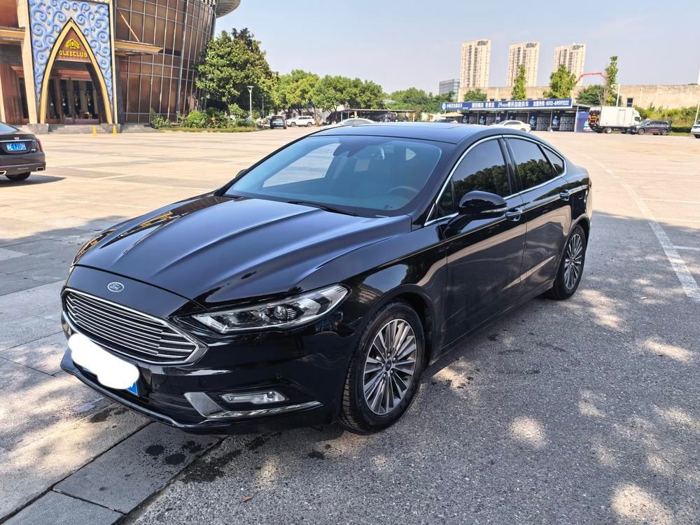Ford Mondeo 2017 — фото автомобиля 1