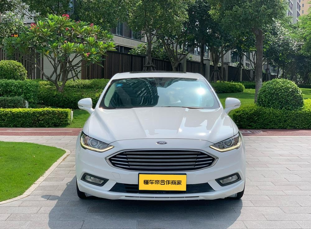 Ford Mondeo 2017 — фото автомобиля 1