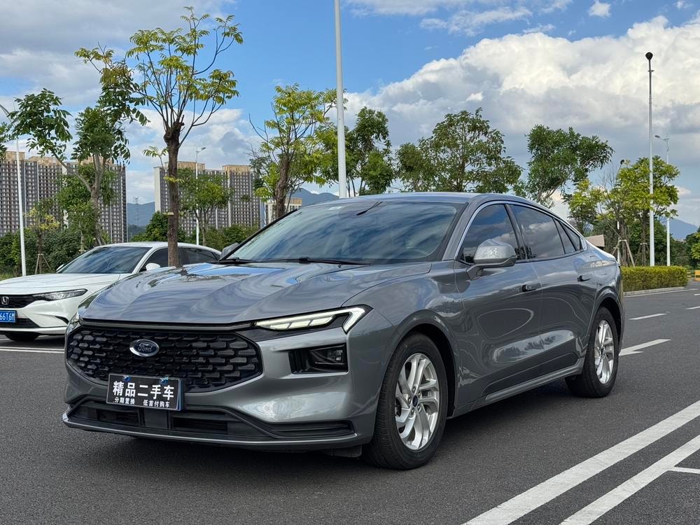 Ford Mondeo 2022 — фото автомобиля