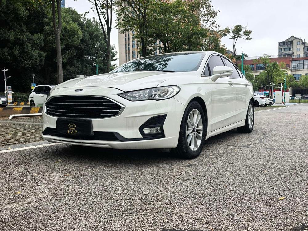 Ford Mondeo 2020 — фото автомобиля