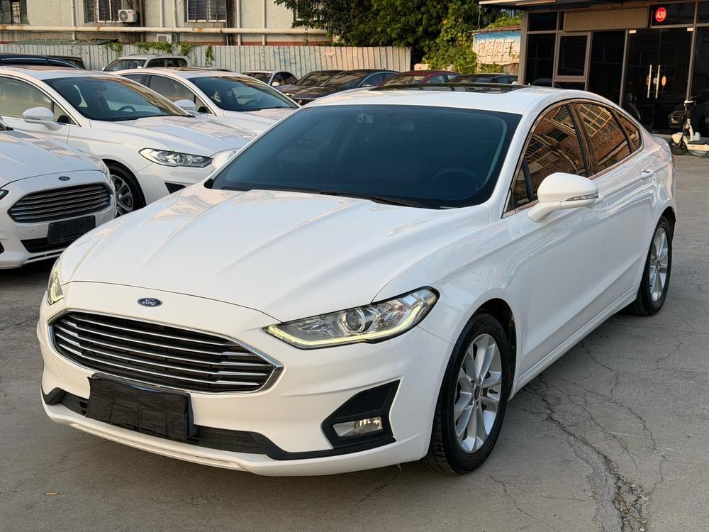 Ford Mondeo 2020 — фото автомобиля