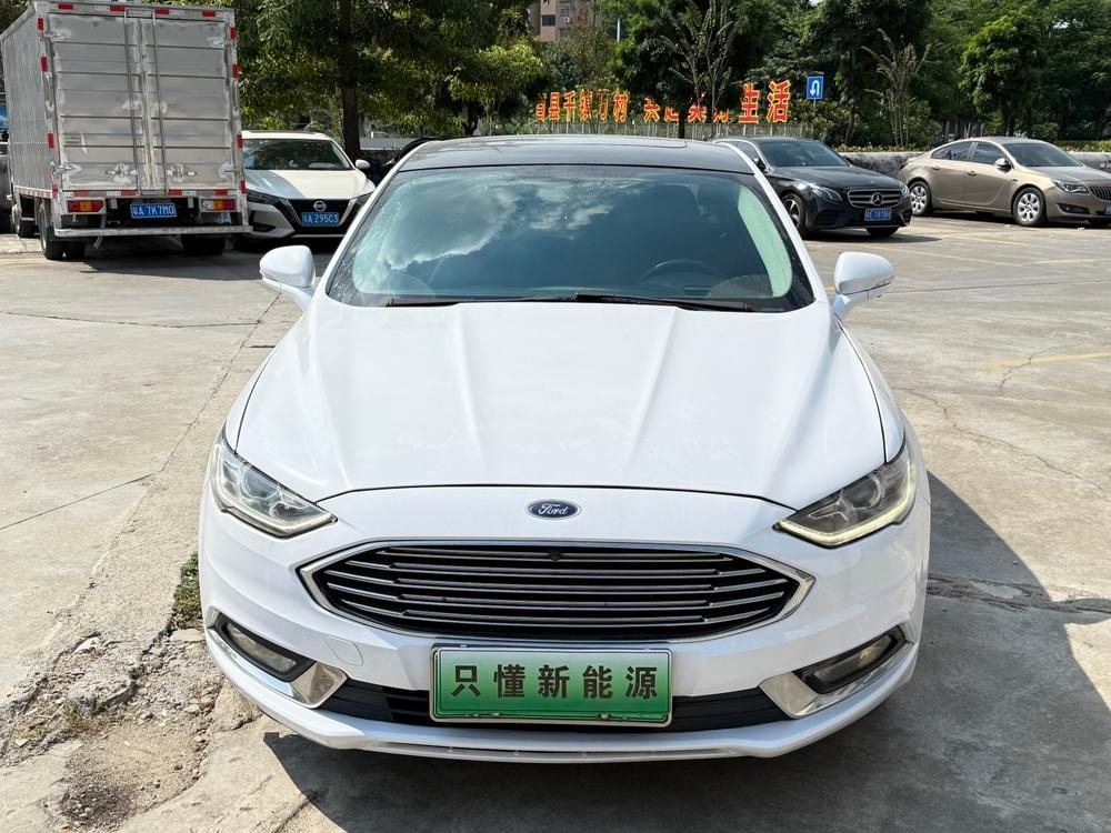 Ford Mondeo PHEV 2018 — фото автомобиля 1