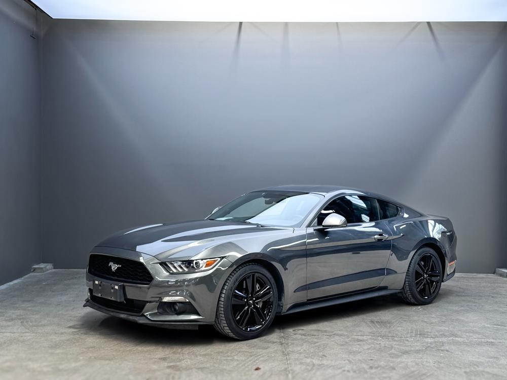Ford Mustang 2017 — фото автомобиля
