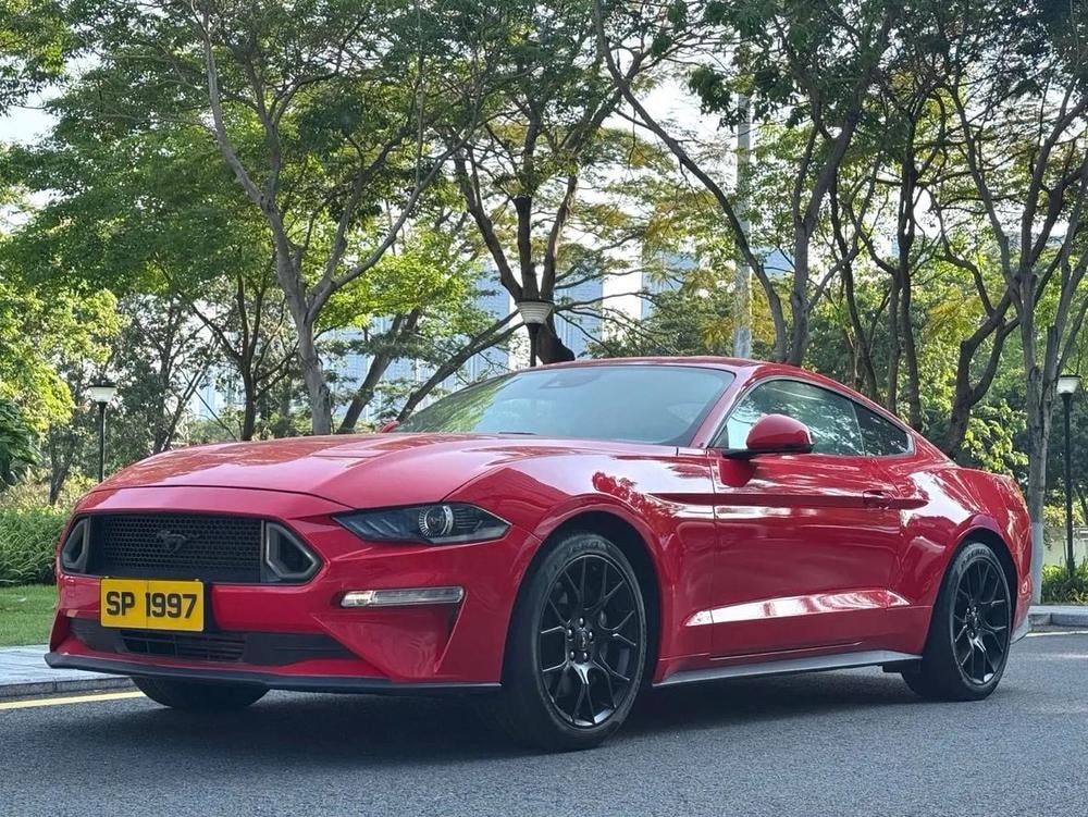 Ford Mustang 2021 — фото автомобиля
