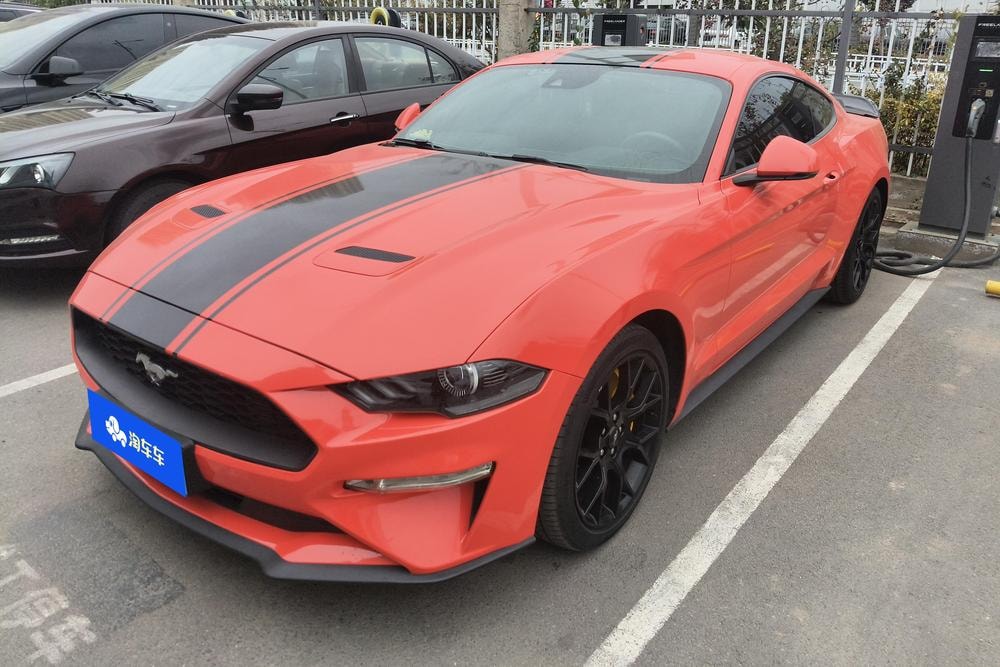 Ford Mustang 2018 — фото автомобиля