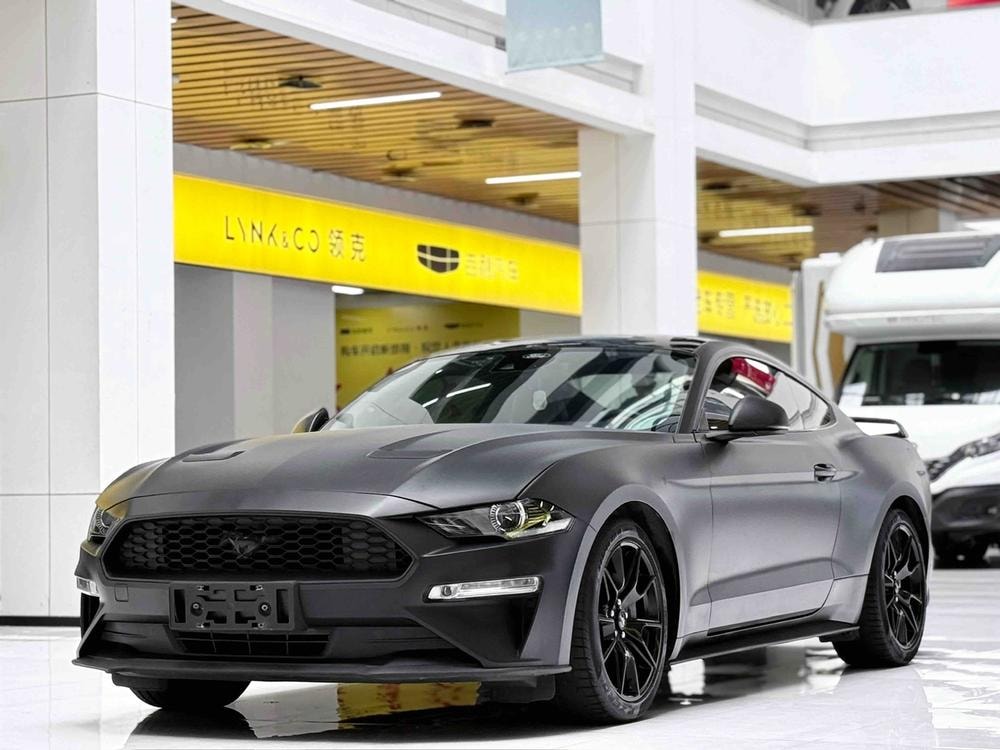Ford Mustang 2021 — фото автомобиля