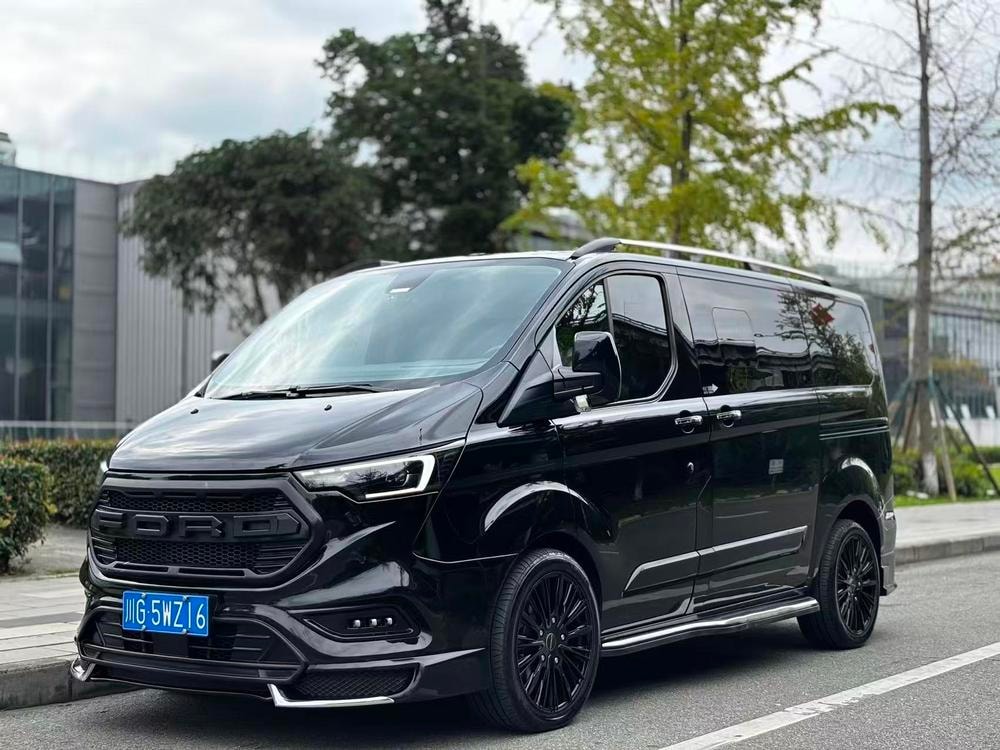 Ford Tourneo 2024 — фото автомобиля
