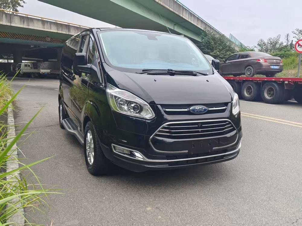 Ford Tourneo 2020 — фото автомобиля