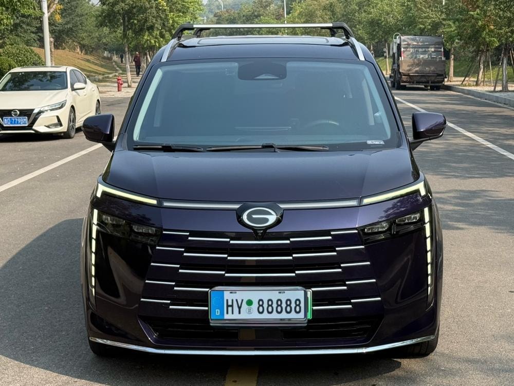 GAC Trumpchi Trumpchi E8 PHEV 2024 — фото автомобиля