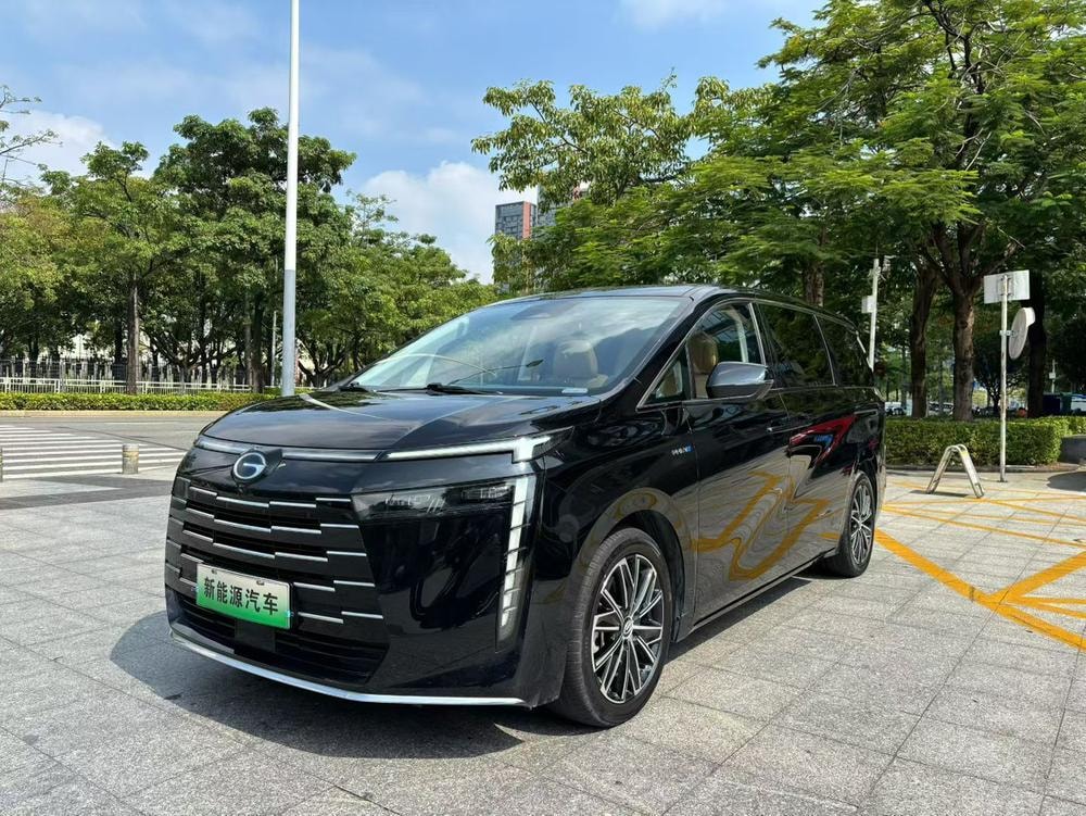 GAC Trumpchi Trumpchi E8 PHEV 2024 — фото автомобиля