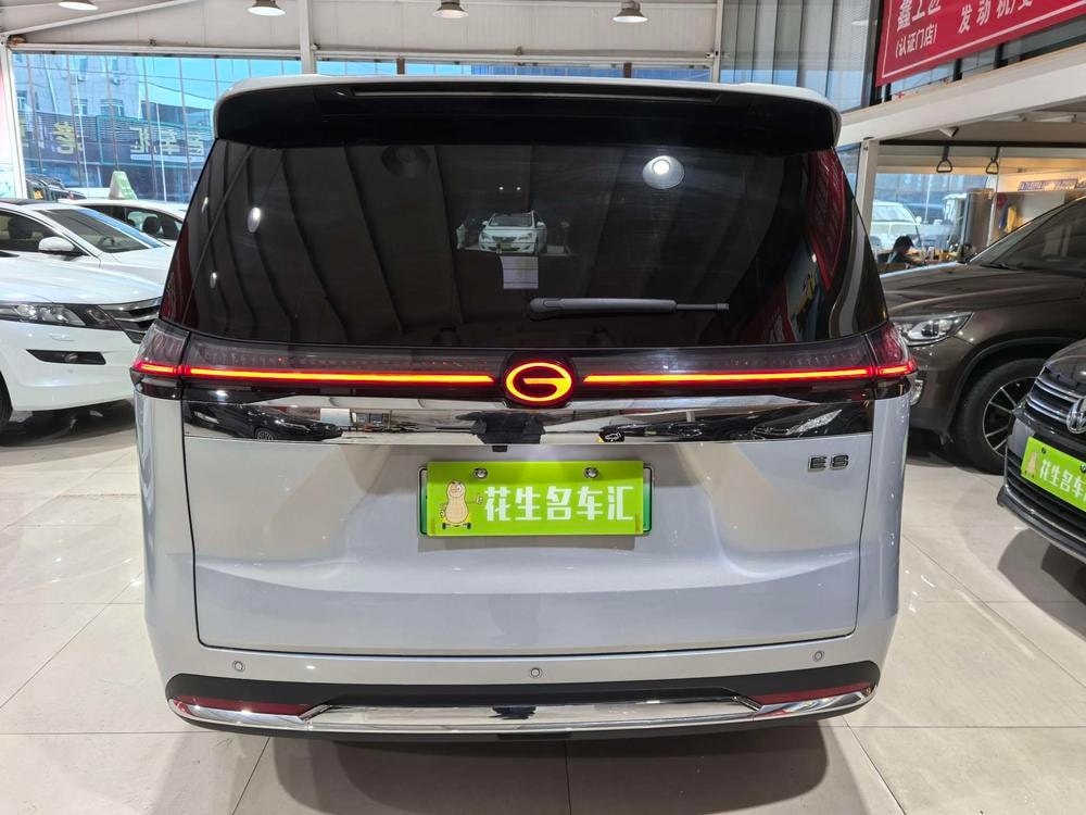 GAC Trumpchi Trumpchi E8 PHEV 2024 — фото автомобиля