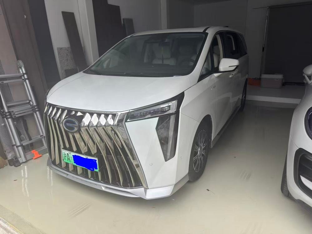 GAC Trumpchi Trumpchi E9 PHEV 2023 — фото автомобиля 1