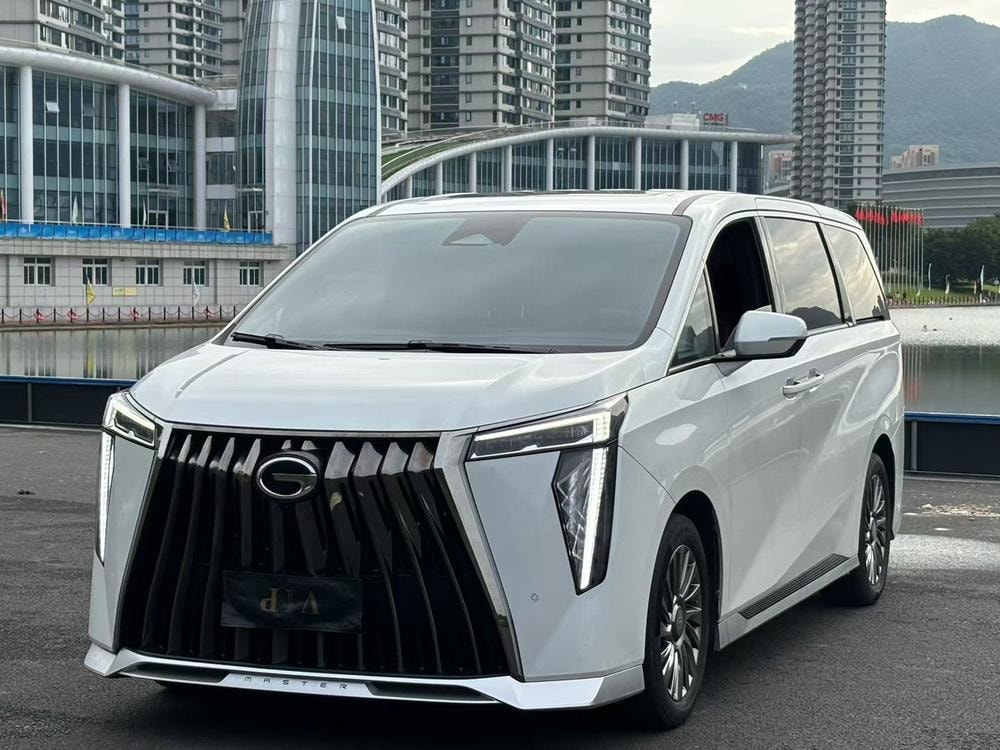 GAC Trumpchi Trumpchi M8 2023 — фото автомобиля 1