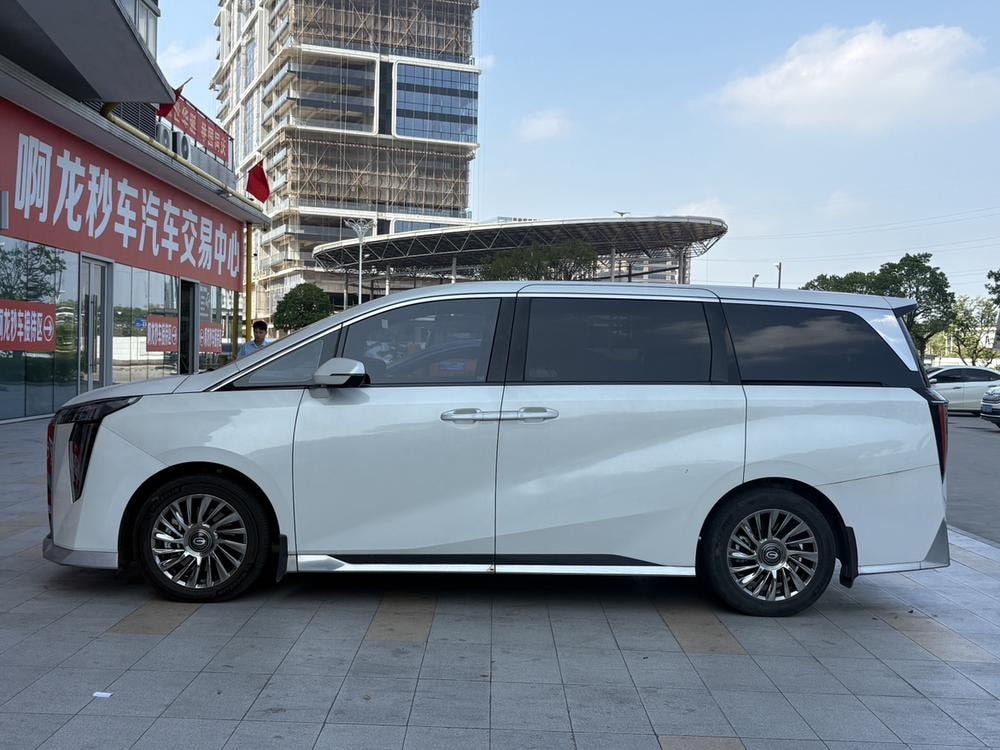 GAC Trumpchi Trumpchi M8 2023 — фото автомобиля