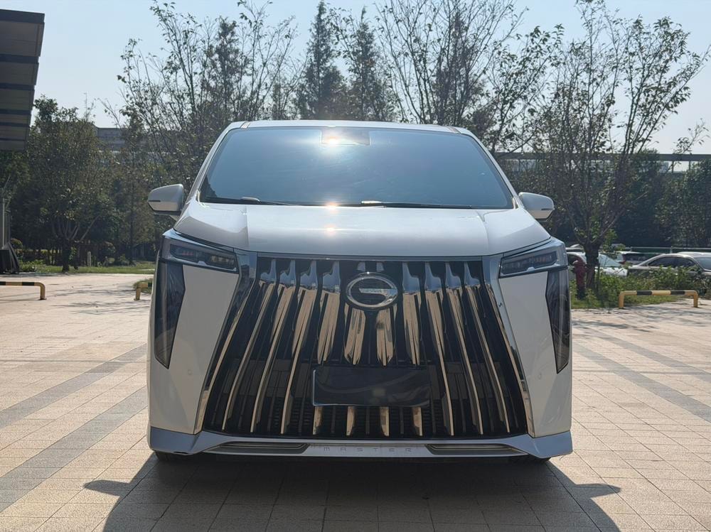 GAC Trumpchi Trumpchi M8 2023 — фото автомобиля 1