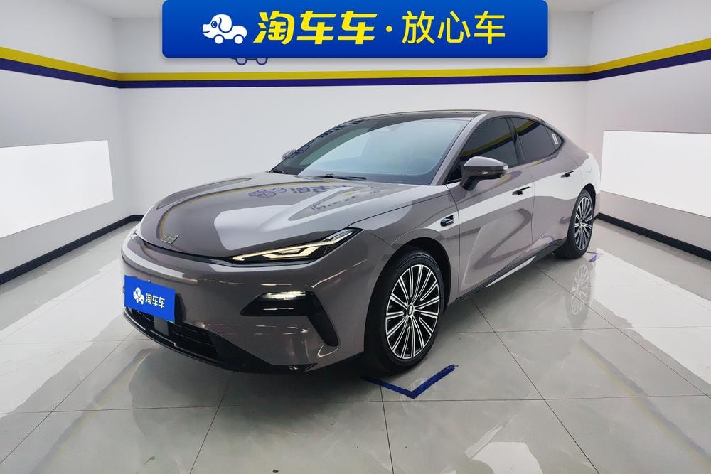 Galaxy Xingyao 8 PHEV 2025 — фото автомобиля