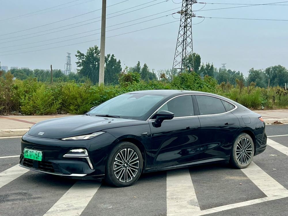 Galaxy Xingyao 8 PHEV 2025 — фото автомобиля