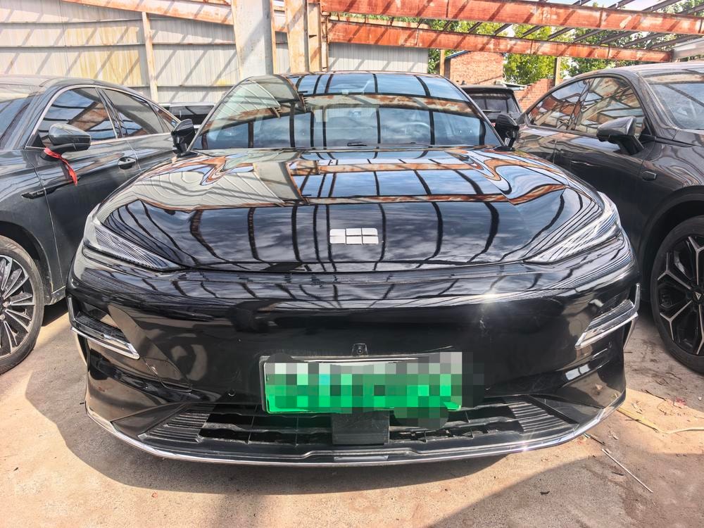 Galaxy Xingyao 8 PHEV 2025 — фото автомобиля 1