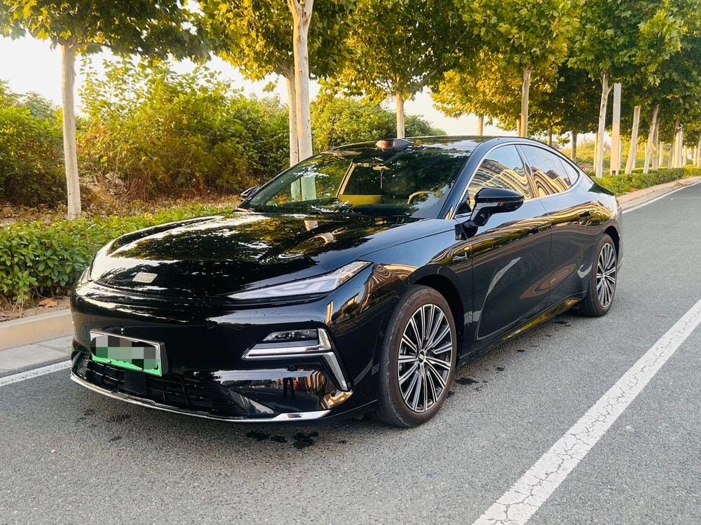 Galaxy Xingyao 8 PHEV 2025 — фото автомобиля