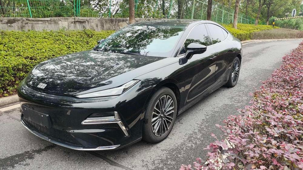 Galaxy Xingyao 8 PHEV 2025 — фото автомобиля 1