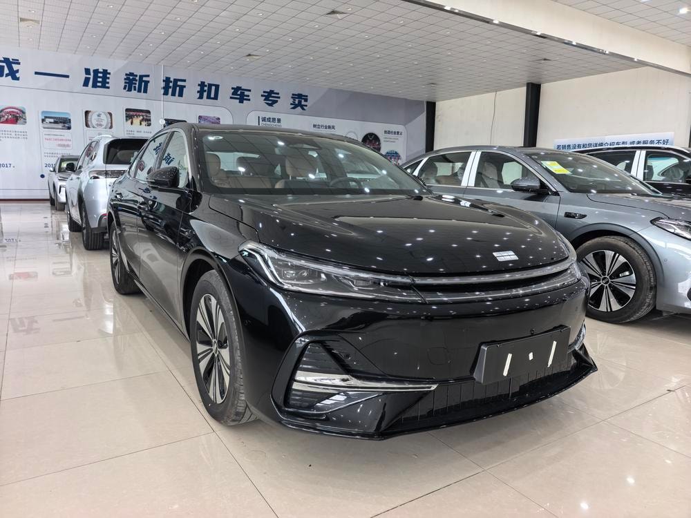 Galaxy 银河A7 EM 2025 — фото автомобиля 1
