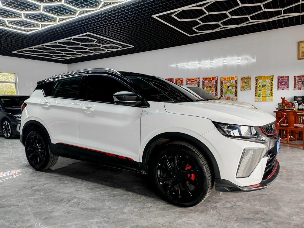 Geely Binyue 2021 — фото автомобиля 1