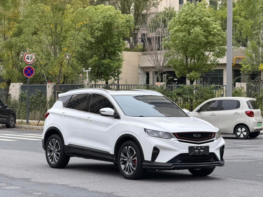 Geely Binyue 2020 — фото автомобиля