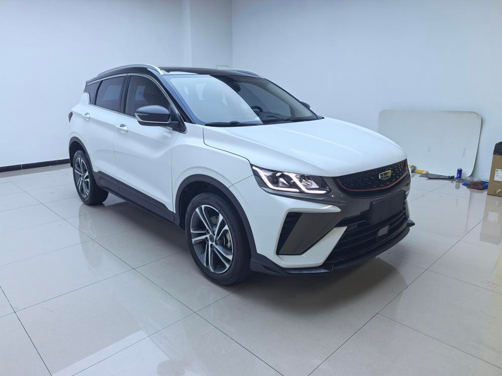 Geely Binyue 2021 — фото автомобиля
