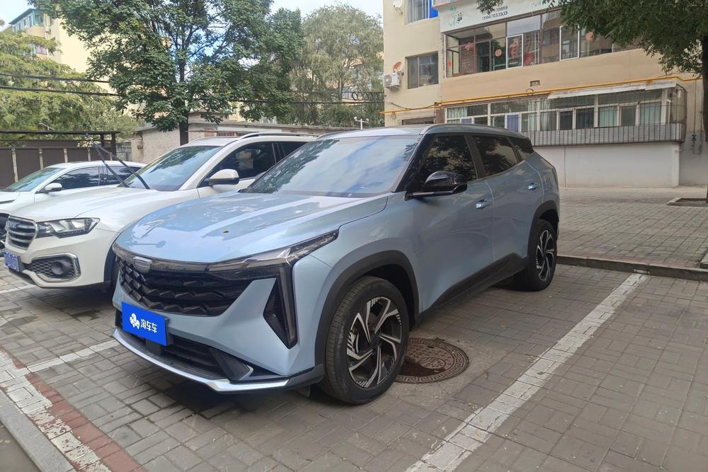 Geely Boyue 2023 — фото автомобиля