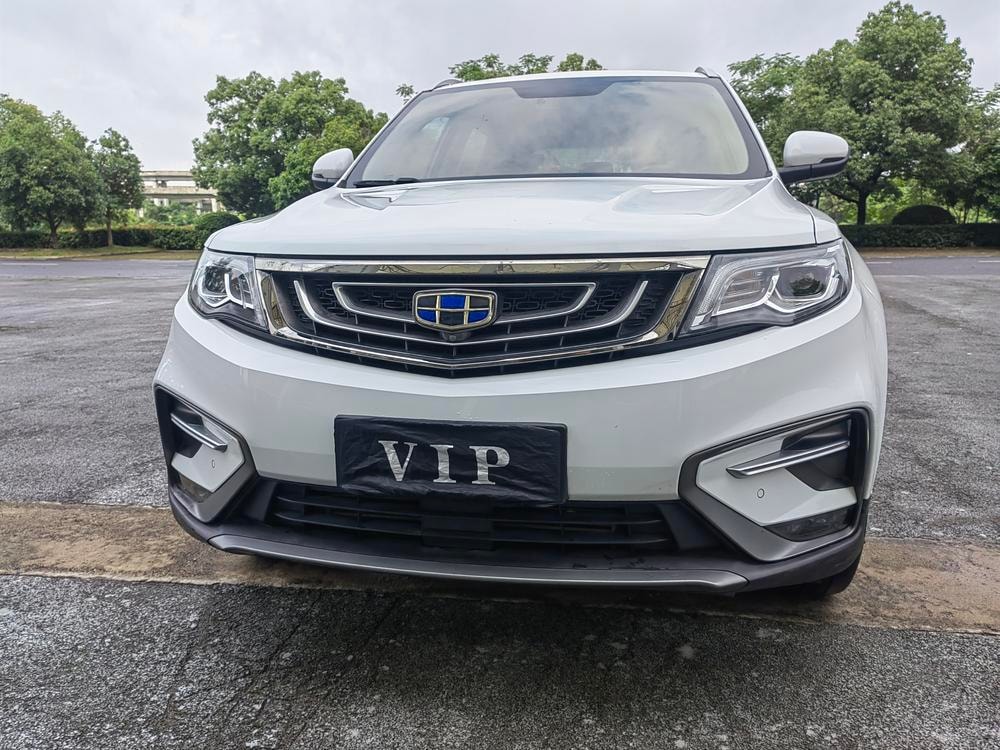 Geely Boyue 2020 — фото автомобиля