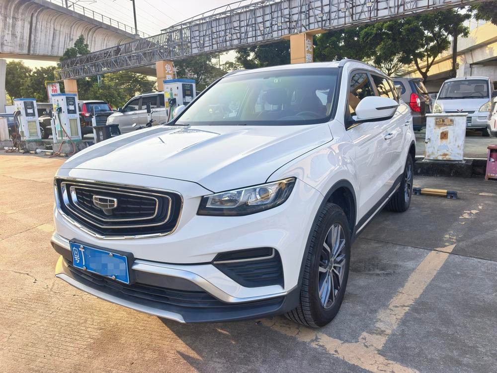 Geely Boyue 2020 — фото автомобиля