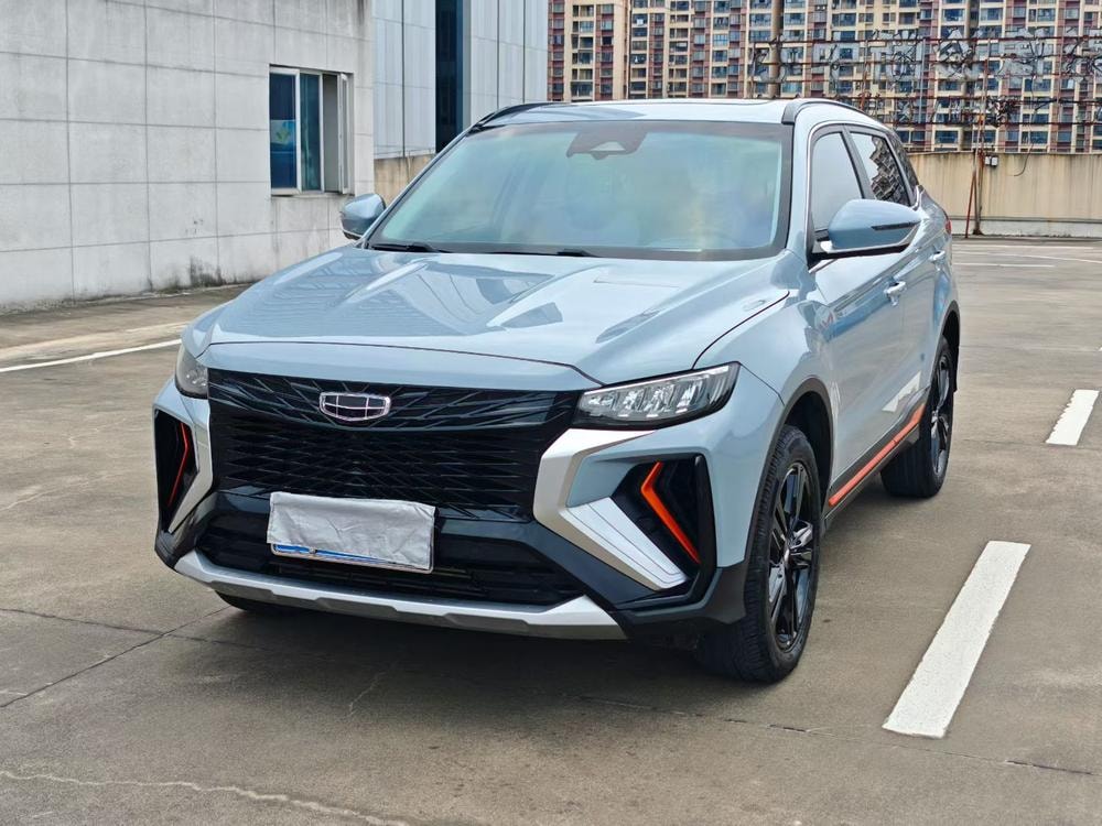 Geely Boyue 2022 — фото автомобиля 1